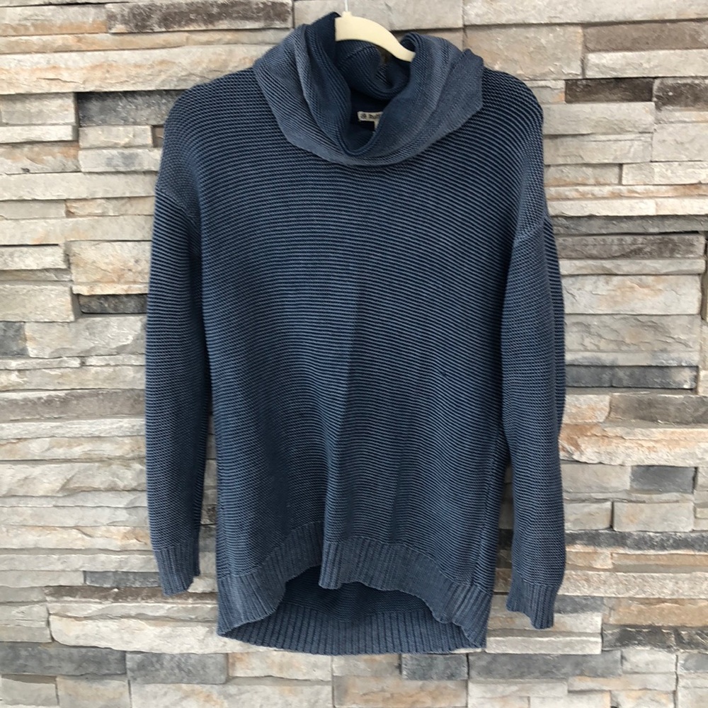 Ruff Hewn size M turtle-neck sweater!